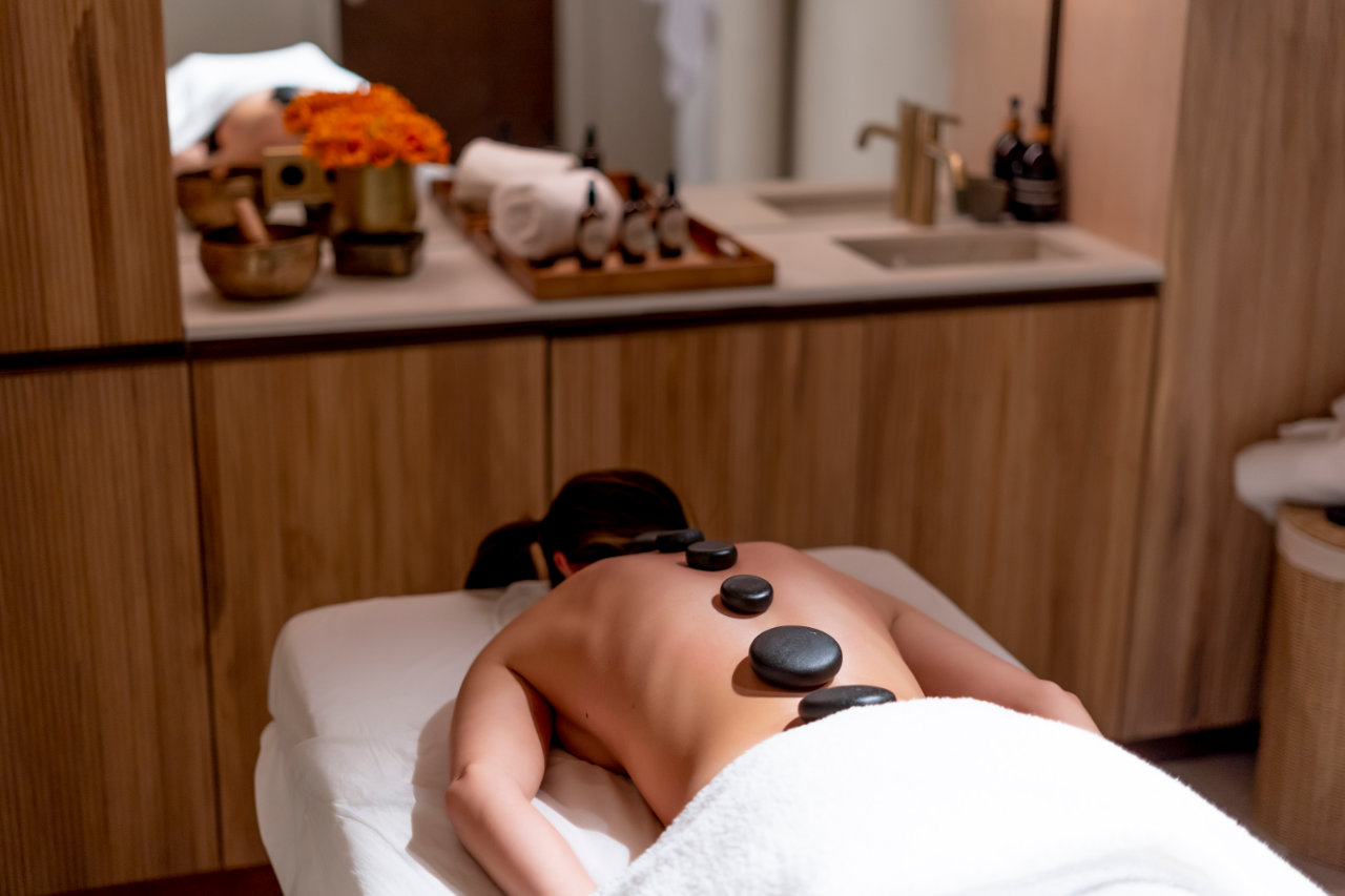 Relajante con Piedras Calientes